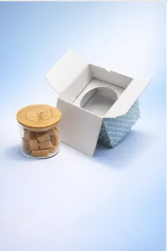 Bonbonglas, verpackt in einer Klappschachtel